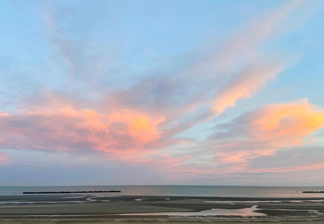 Appartement Sur La Plage De Malo Les Bains Vue Mer Dunkirk Exterior foto